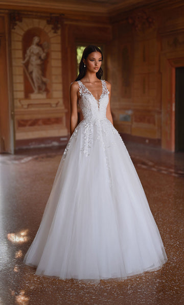 Formal Wear, Long, Tulle/lace, Plunging Neckline, Ball Gown, Illusion Back, Lace Appliques, Train