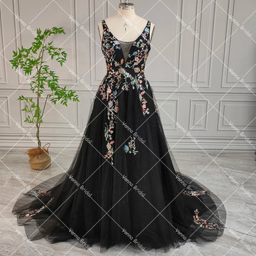 Plunge V Floral Colorful Wedding Dress Sleeveless Customized Plus Size Open Back Spaghetti Straps Embroidered Bridal Gowns