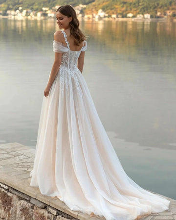 Luxurious Dubai Arabic Wedding Dresses For Women Strapless Sleeveless Pearls Long Train Bridal Gown Robe De Mariée Customized