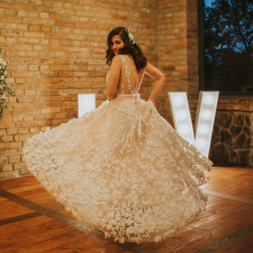 V Neck Romantic Embroidered Flowers Bridal Gowns Backless Sweep Train High Split Blooming 3D Lace Customized Wedding Dress