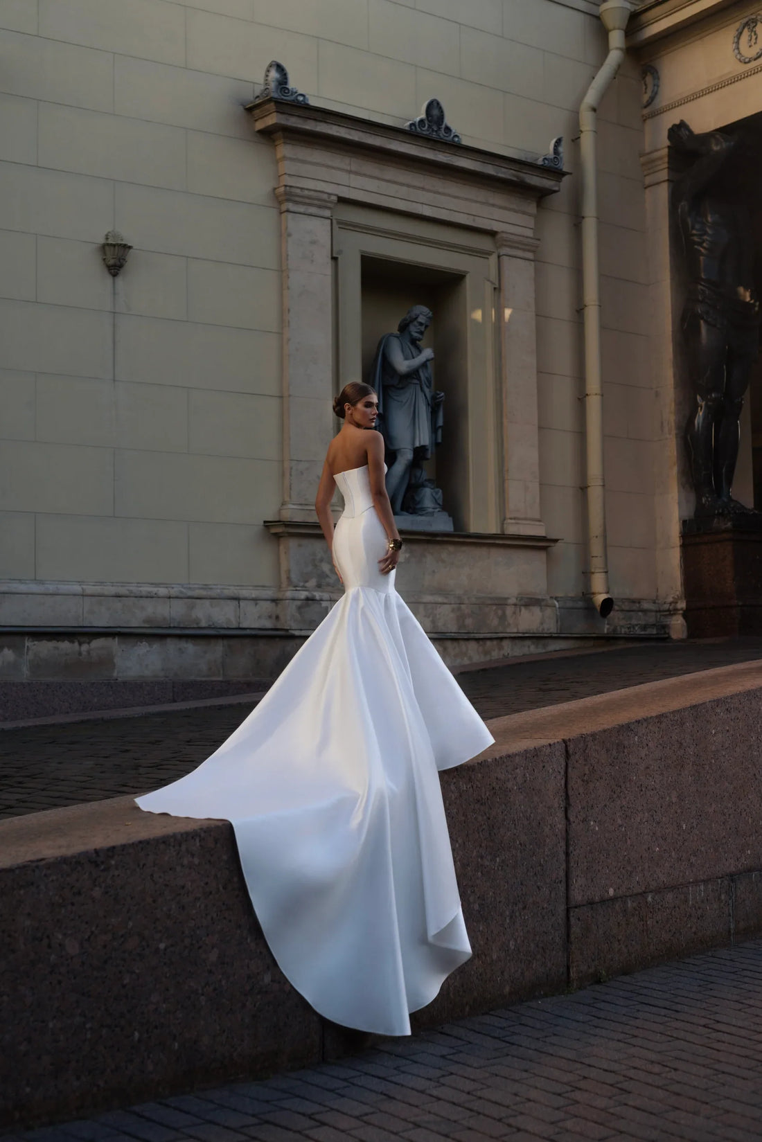A set of a corset and a skirt of a tight-fitting silhouette, Luxury simple wedding dress