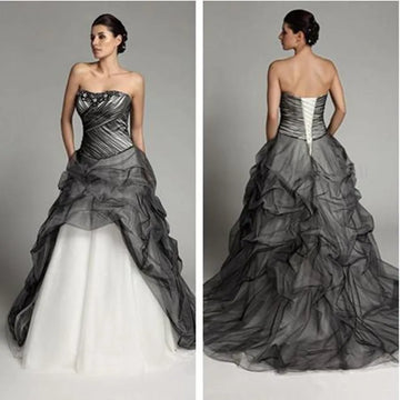 customized Black and White Wedding Dresses Gothic Vintage Ruffles Bridal Gowns Pleats Retro Vestidos de Novia gelinlik marria