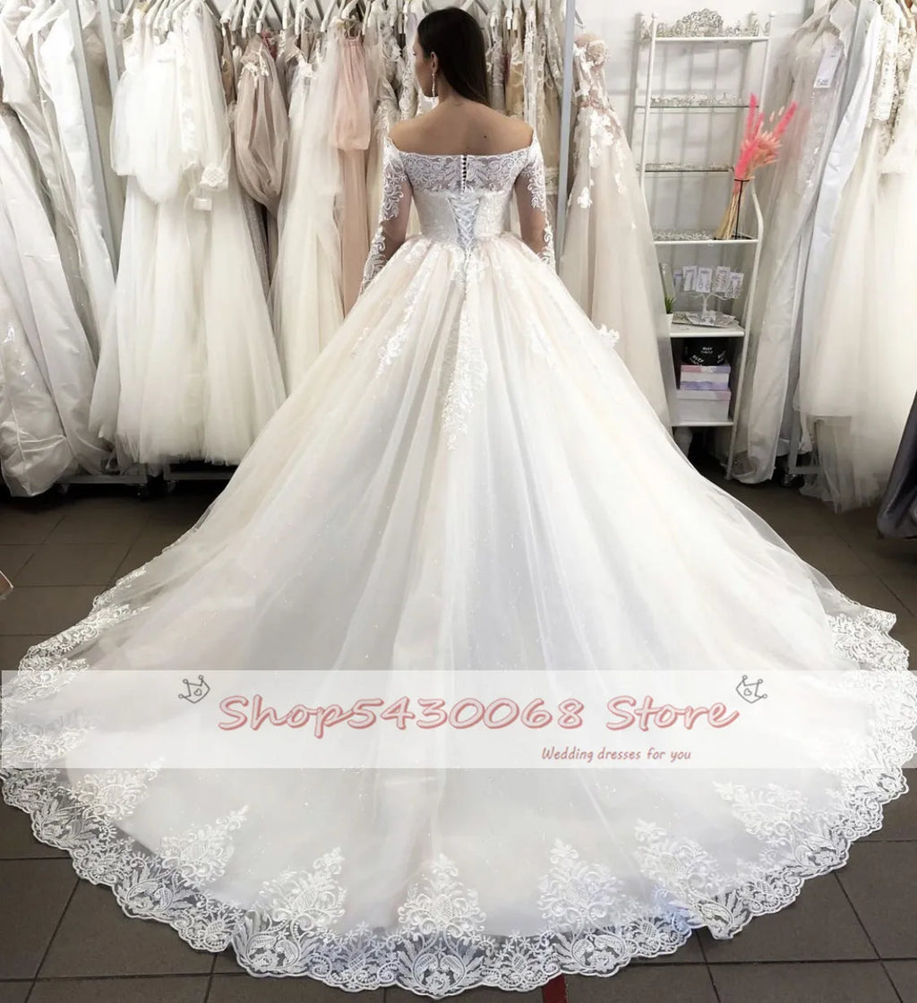 New Ball Wedding Dress Boat Neck Full Sleeve Lace Appliques Floor Length Sweep Train Gorgeous Bridal Gown Custom Made