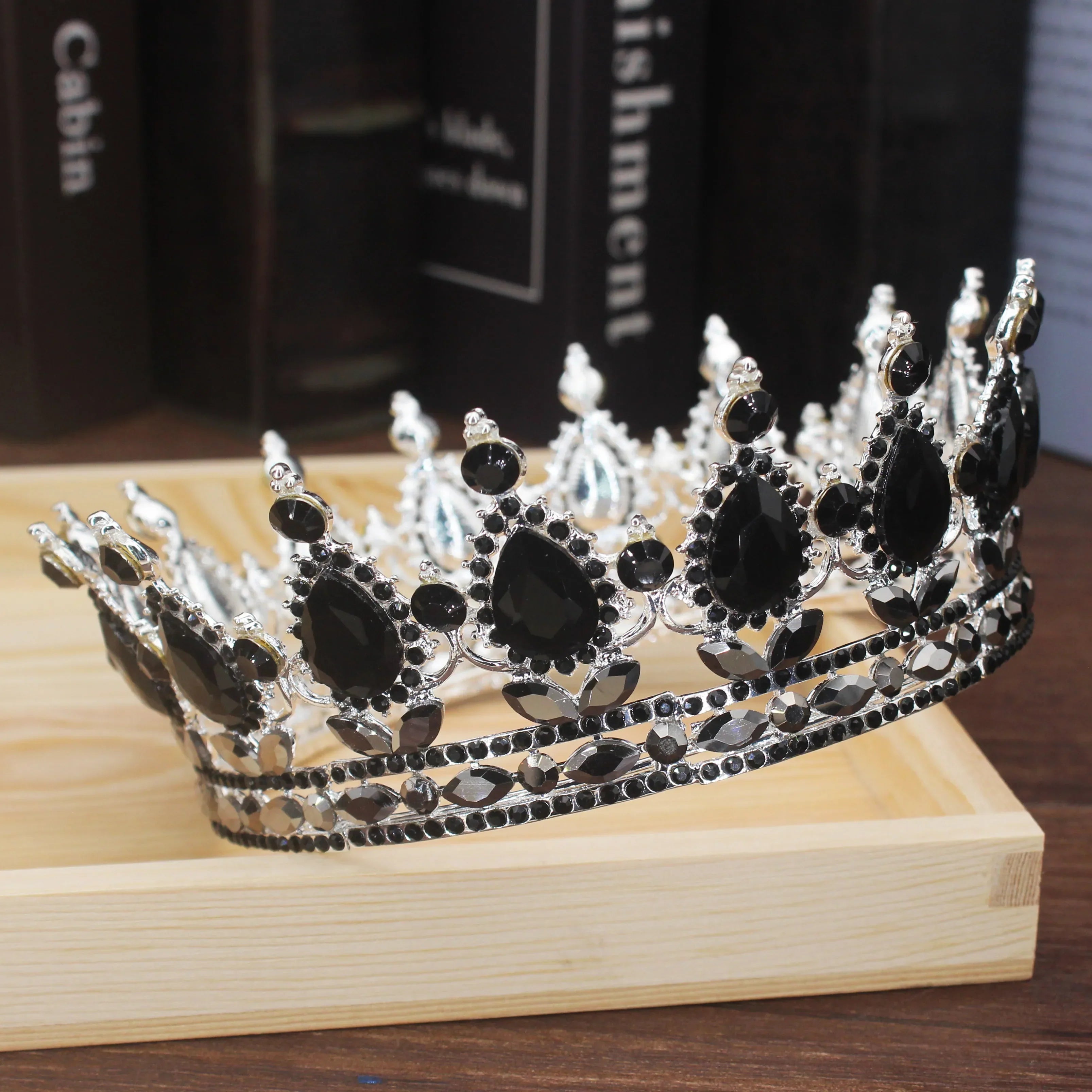 Vintage Crystal Tiaras and Crowns Queen King Pageant Baroque Diadem Women Men Headpiece Wedding Bride Hair Jewelry Accessories