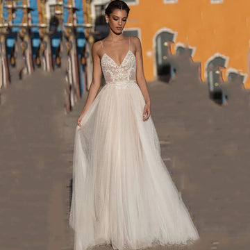 Customized Beach  V Neck Wedding Dress Spaghetti Straps Sexy vestido de noiva Bohemian Lace Bridal Dress Backless Wedding Gowns