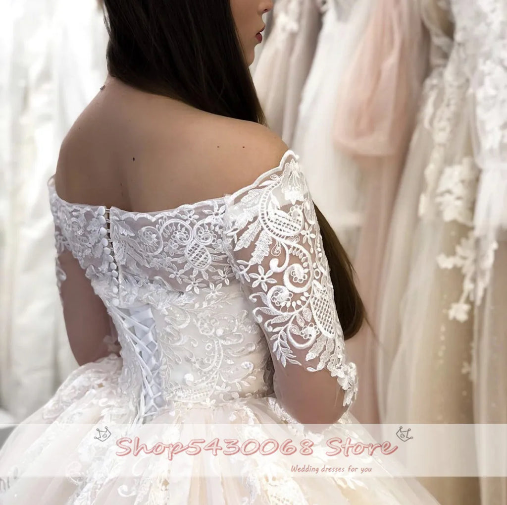 New Ball Wedding Dress Boat Neck Full Sleeve Lace Appliques Floor Length Sweep Train Gorgeous Bridal Gown Custom Made