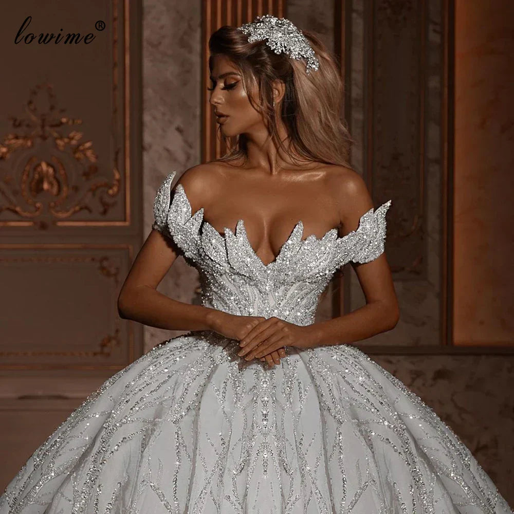 Luxury White Wedding Dresses A-Line Sequins Princess Wedding Gowns Backless Sexy Bride Dresses Chapel Vestido De Noiva Custom