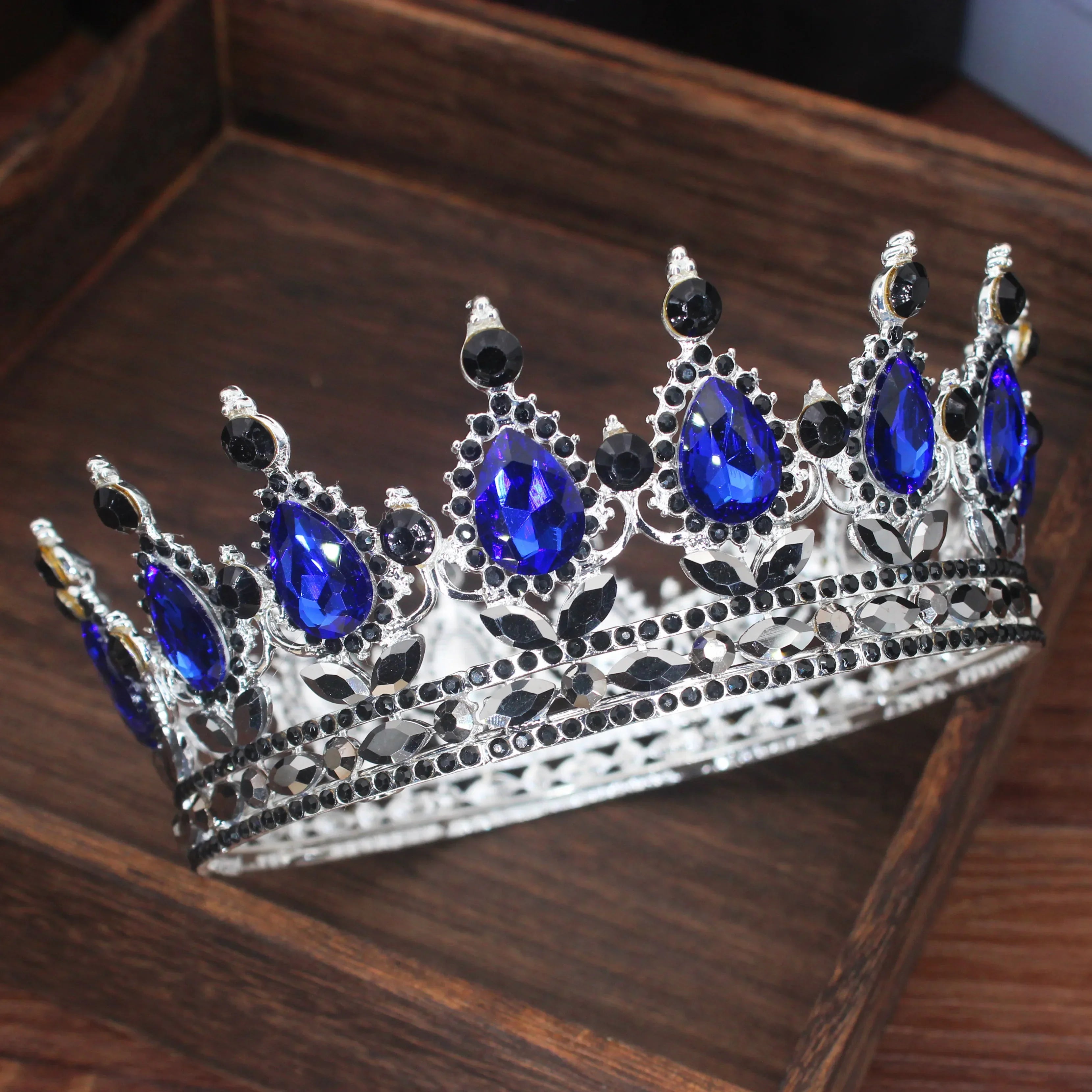 Vintage Crystal Tiaras and Crowns Queen King Pageant Baroque Diadem Women Men Headpiece Wedding Bride Hair Jewelry Accessories