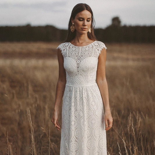 Rustic Customized Backless Outdoor Wedding Dress Plus Size Drop Ship Round Neck Hollow Cutout A Line Floral Lace Bridal Gowns