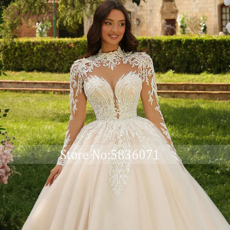 Classic High Neck Long Sleeves Ball Gown Wedding Dress Delicate Beading Appliques Court Train Vintage Bridal Gown