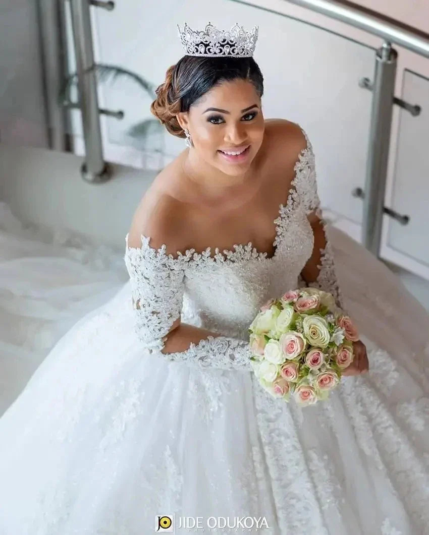 Elegant wedding dress sheer neck lace appliques sweep train tulle bridal gown