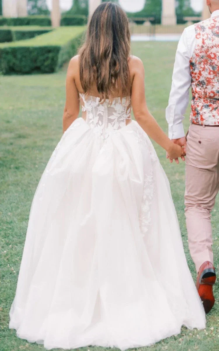 Elegant Sweep Train A-line Wedding Dress Modern Appliques Lace-up Sweetheart Neck Illusion Detachable SleevesBridal Gown