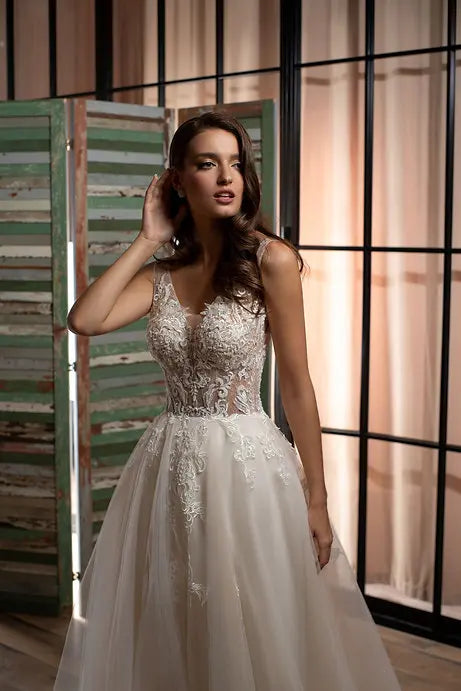 Wedding Dresses Luxury Lace Applique Illusion V Neck A-Line Brides Gown Tulle Backless Princess Bridal Dresses Customized