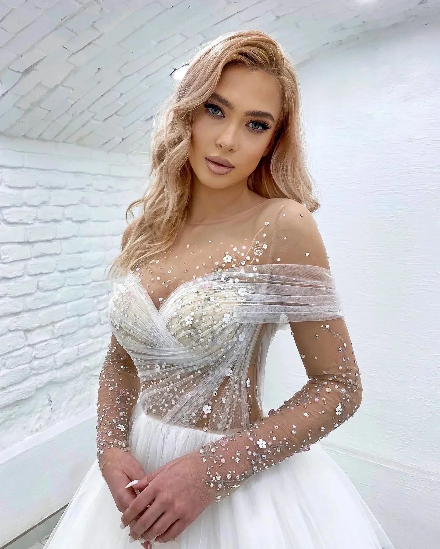 Exquisite Romantic Wedding Dresses Luxurious Beading Simple Off Shoulder Long Sleeves Sexy Backless Mopping - Image 1