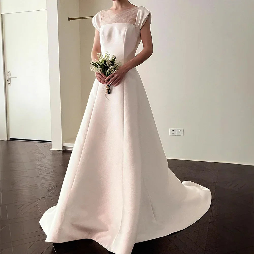 Elegant classic A-line wedding dress scoop lace appliques satin princess bridal gown