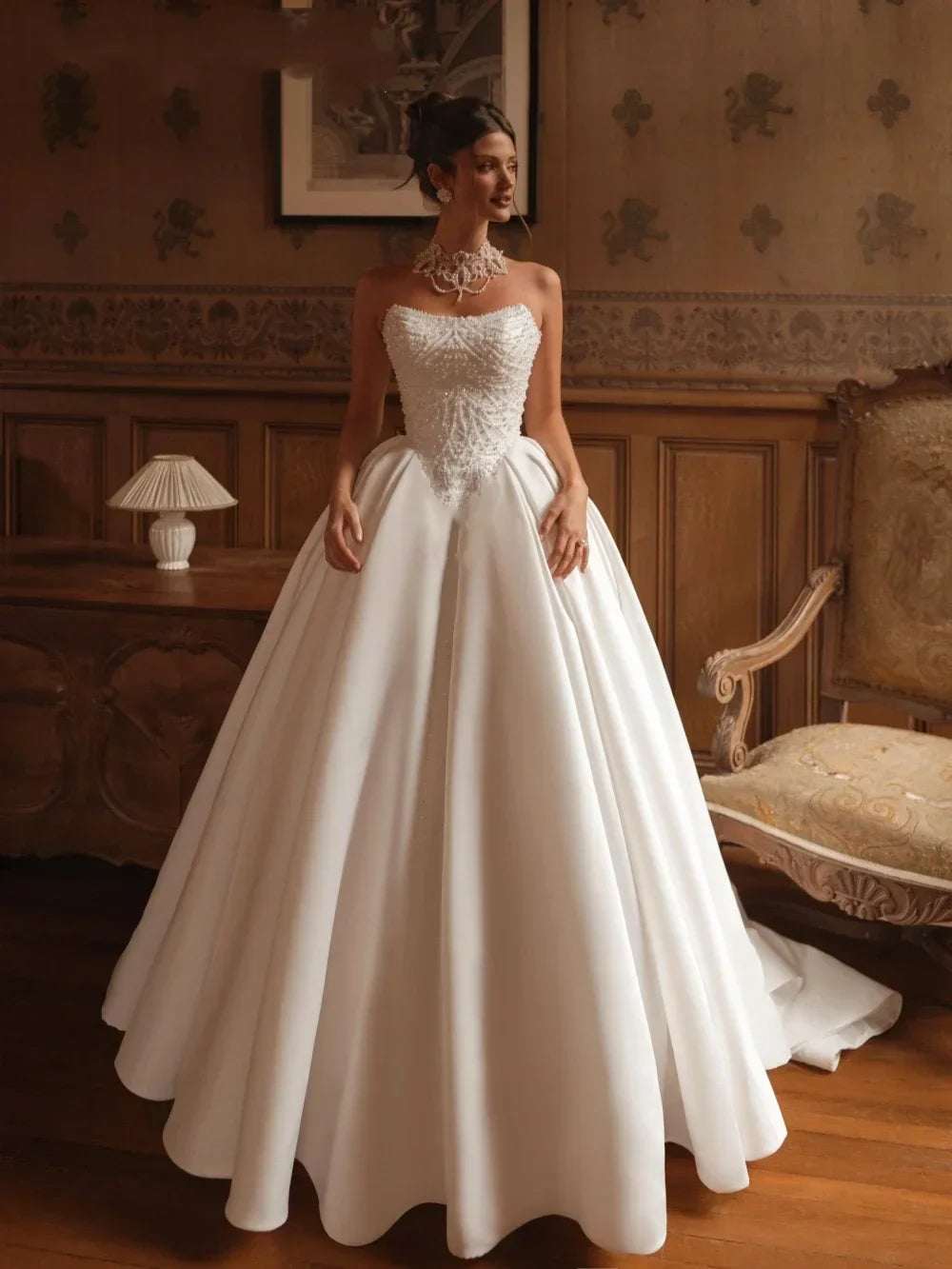Elegant Pearls Lace Wedding Dresses Princess Women Buttons Back Bride Dresses Court Train Ball Gown Robe De Mariee Customized