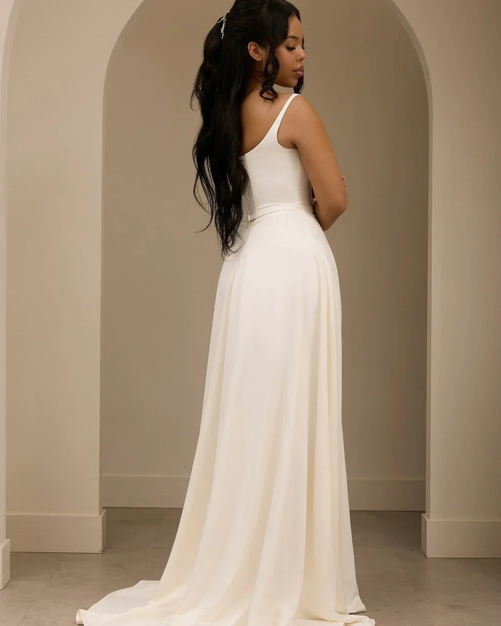Simple Spaghetti Straps Wedding Dresses V Neck Belt Sleeveless Bridal Gown Sexy Slit Brides Gown Vestidos De Novia Customized