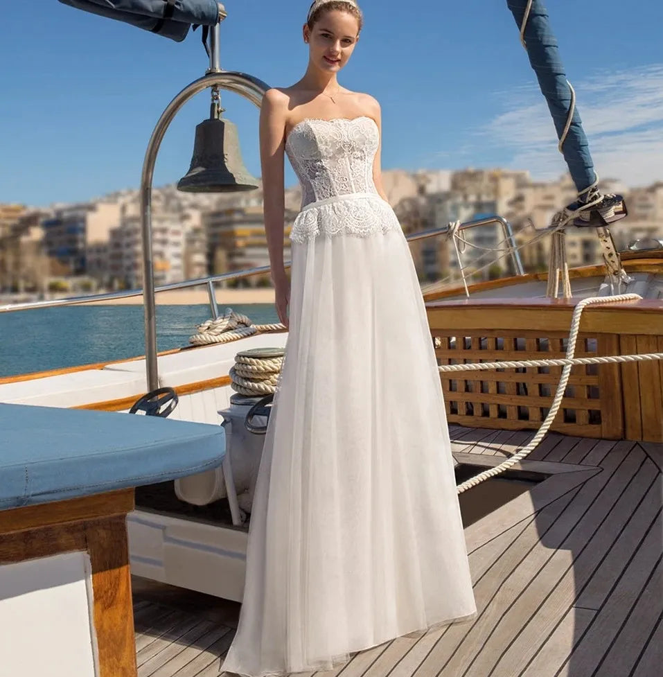New arrival wedding dress 2026 strapless lace sleeveless tulle floor length A-line bridal party gown