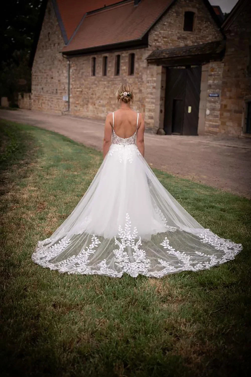Boho V-Neck Wedding Dresses Luxury Brides Dress Lace Appliques A Line Backless Tulle Bridal Dress Wedding Gown Customized