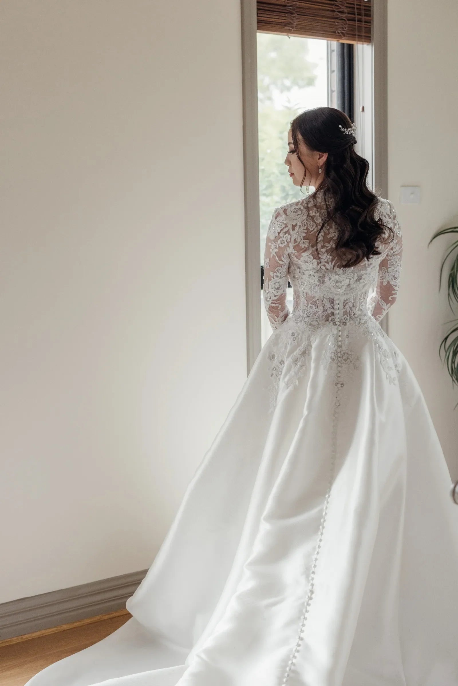 Customized 2026 Bridal Women's A-line Satin Wedding Dress High Collar Lace Stickers Sparkling Decoration Vestido De Novia