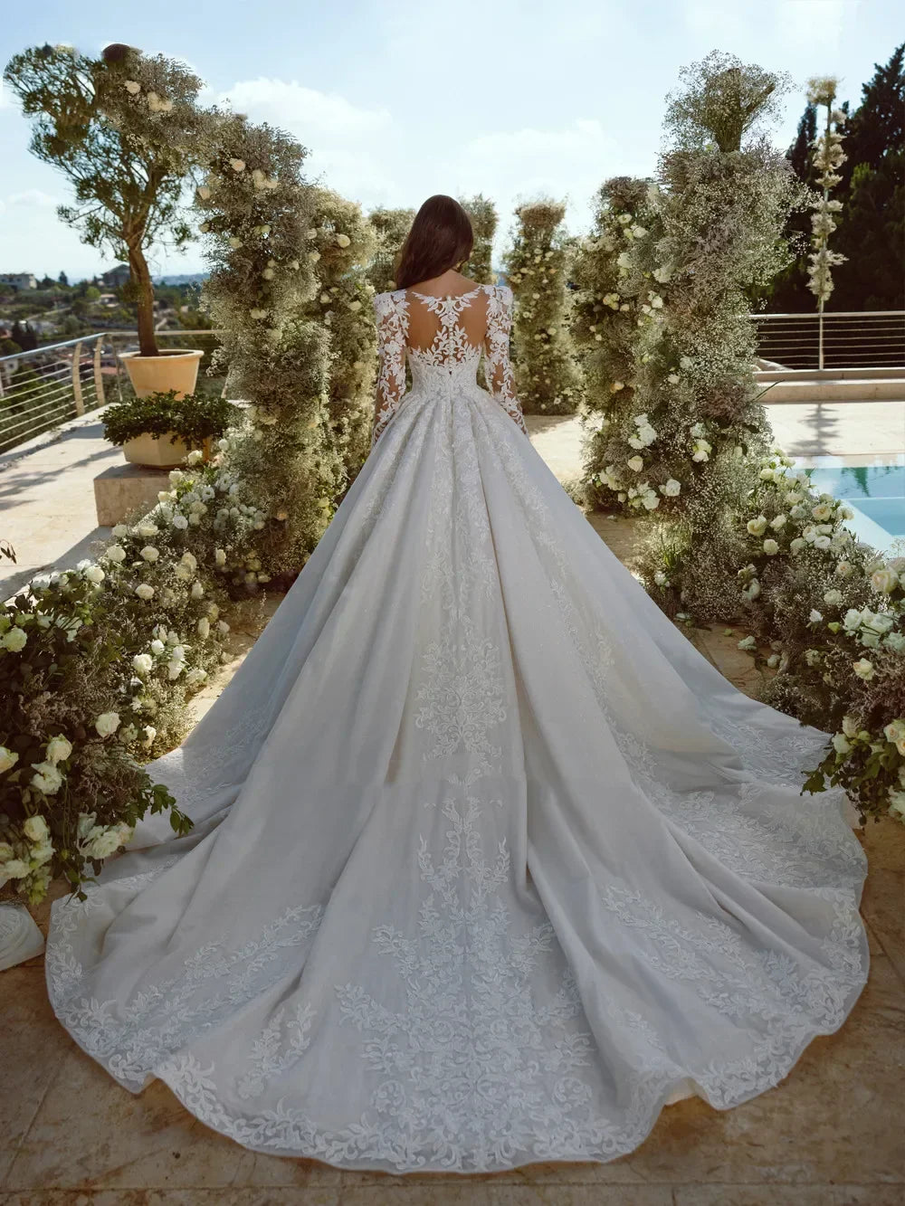 customized Elegant Wedding Dresses Woman Princess Ball Gown Scoop Neck Lace Applique Full - Image 1