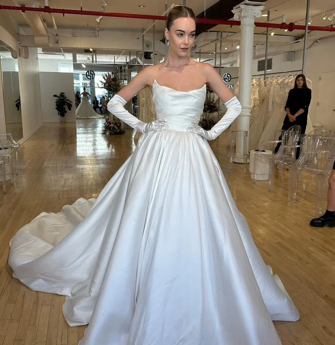 Elegant A-line church wedding dress strapless pleats satin gloves bridal bride gown