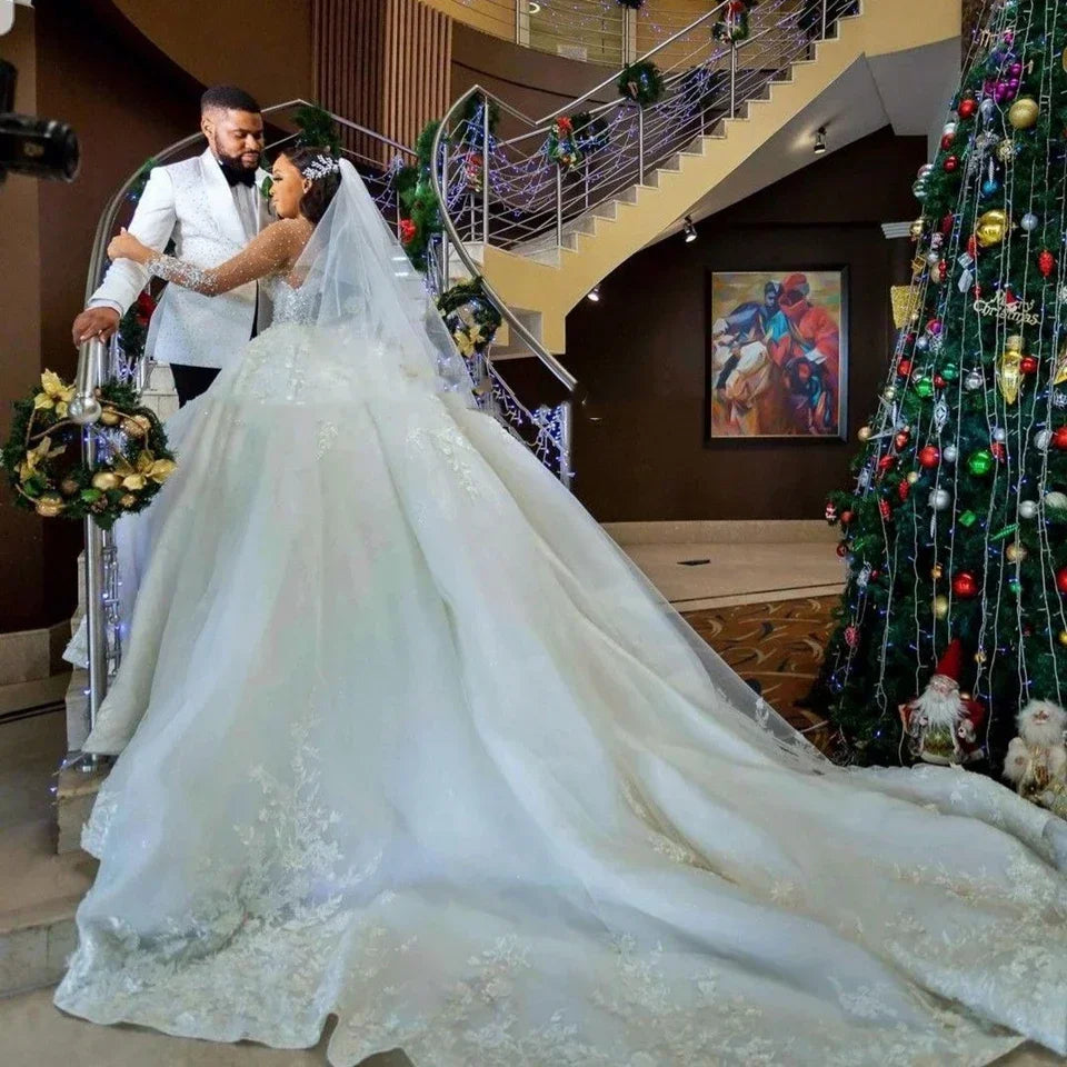 customized Luxury White Wedding Dresses Ball Gown O-Neck Beaded Appliques Long Sleeves Bridal Gown vestidos de noiva