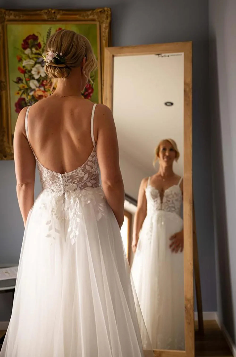 Boho V-Neck Wedding Dresses Luxury Brides Dress Lace Appliques A Line Backless Tulle Bridal Dress Wedding Gown Customized