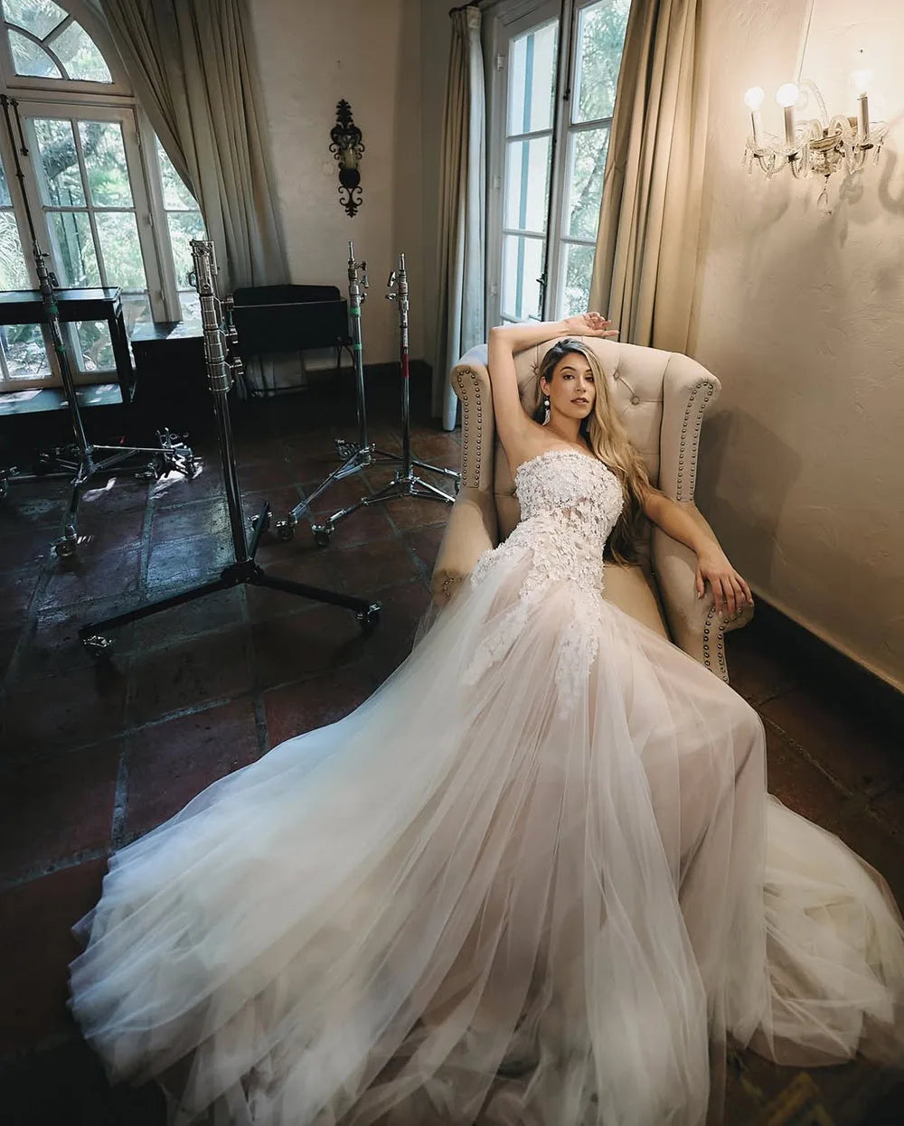 Customized Ethereal Tulle Wedding Dress Strapless Lace Applique Luxury A Line Bridal Gown Romantic Boho Wedding Dress