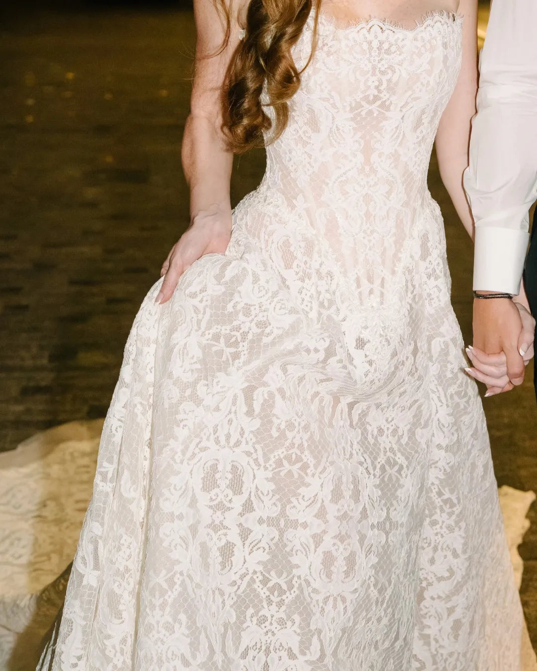Custom2026 Women's White Elegant Lace Decal Large Skirt with Long Tail Wedding Dress backless and shoulder less Vestido de Novia