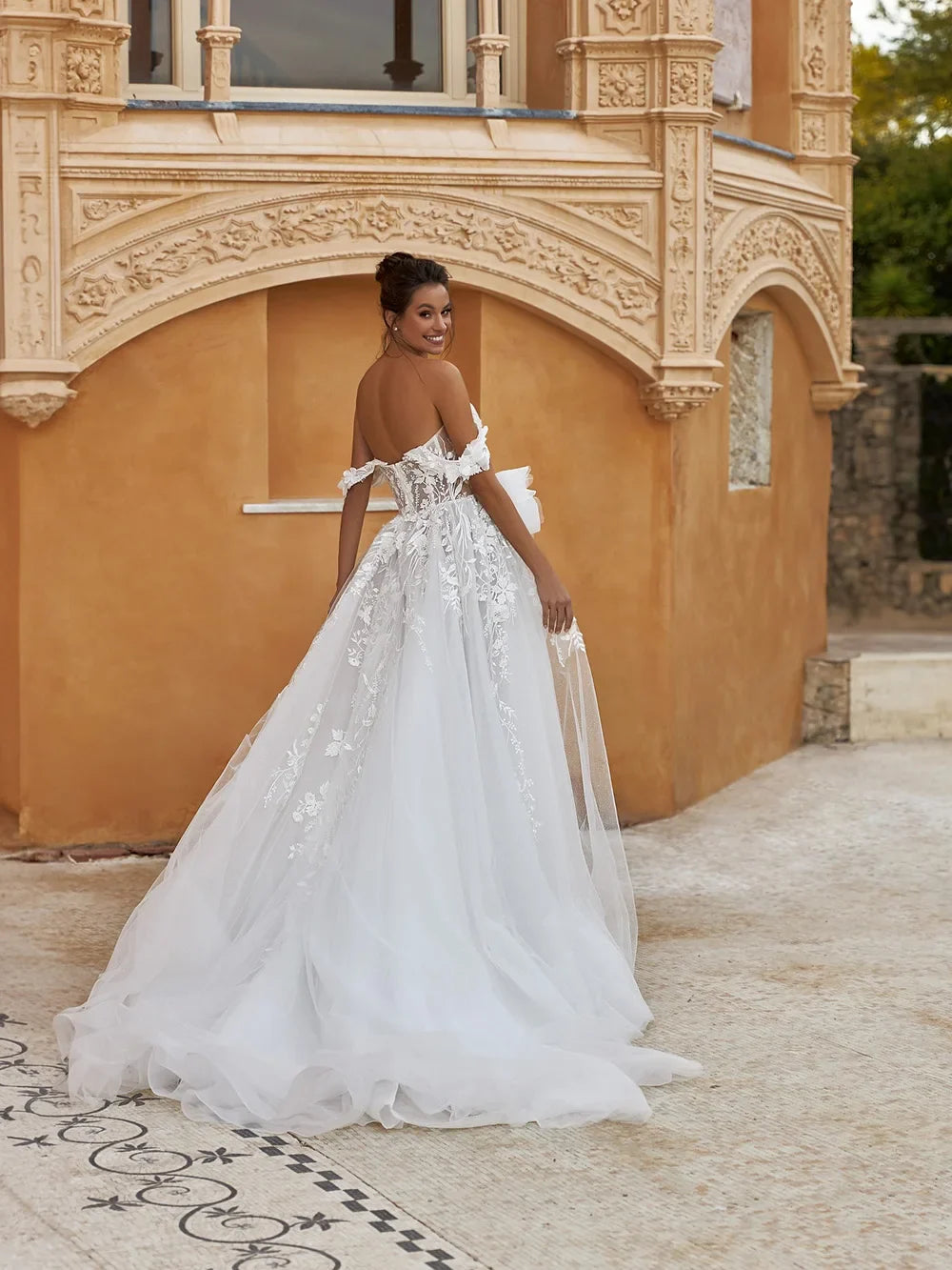 Bohemian A-line Wedding Dresses Off Shoulder Sleeveless Side Split Bridal Gown Lace Applique Backless Wedding Gowns Customized