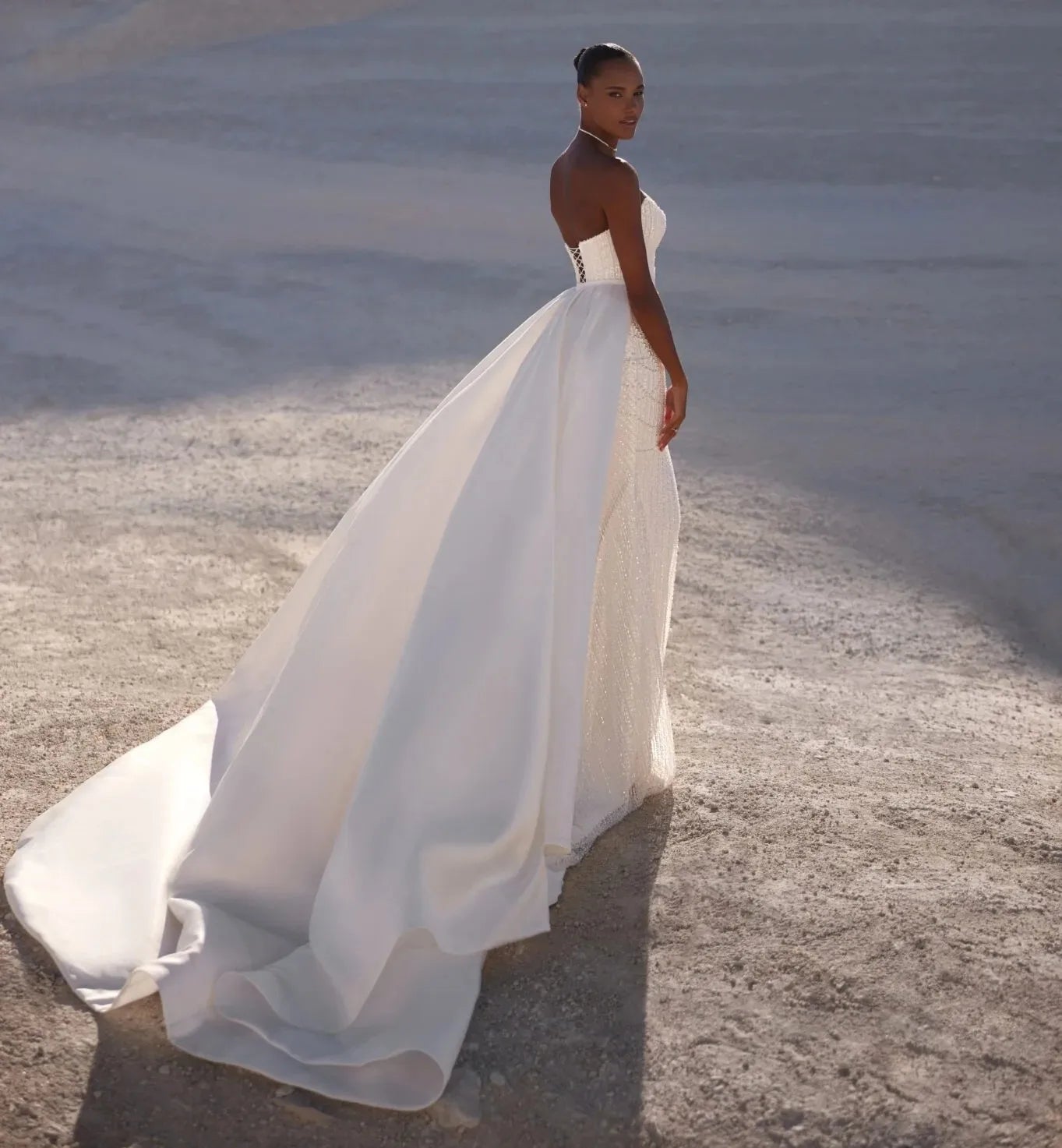 African bride dress - sleeve view