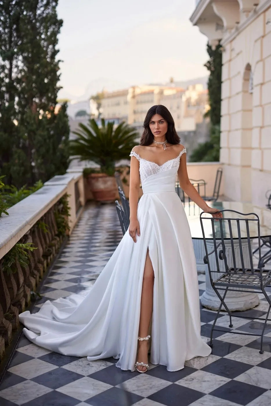 Luxury Wedding Dresses Beading Satin A-Line Brides Gown Illusion Cap Sleeves High Side Slit Sexy Bridal Dresses Customized