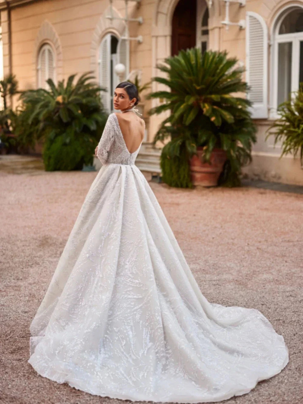 Classic O-neck long sleeve wedding dress sparkly pearls glitter A-line elegant long bridal gown