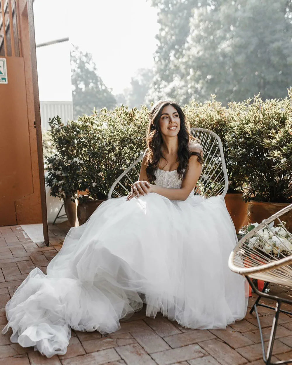Luxury A Line Wedding Dresses Women's Strapless Boho Bridal Gown Lace Appliques Backless Tulle Customized Vestidos De Novia