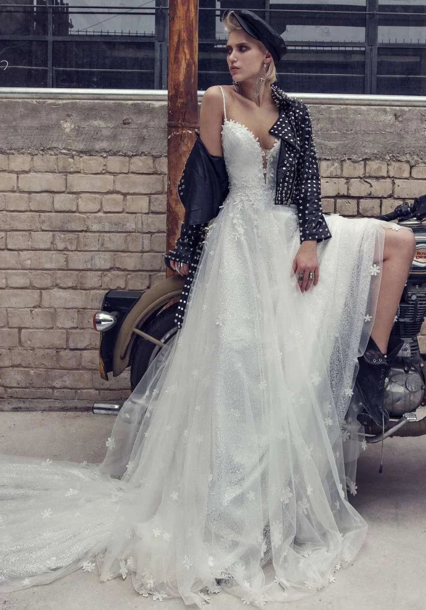 Custom Women's Sexy Elegant Deep V-Neck Embroidered Tulle Lace Patchwork Backless A-Line Princess Wedding Dress