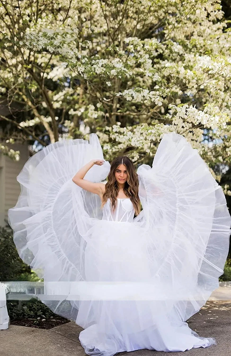 Customized 2026 Sexy Tulle Wedding Dress Spaghetti Straps Sleeveless Wedding Dresses Multi Layers Corset Bustier Bridal Gowns