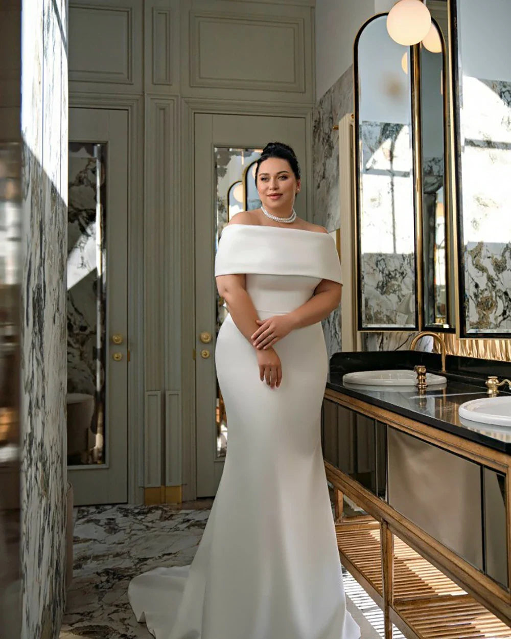 Customized Simple Strapless Mermaid Wedding Dress Plus Size Women's Wedding Gown Detachable Big Bow Large Bridal Dress