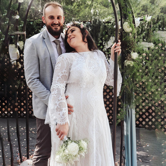 Customized Plus Size Boho Garden Bridal Gowns For Overweight Women Boat Neck Backless Soft Lace Long Bell Sleeves Wedding Dress