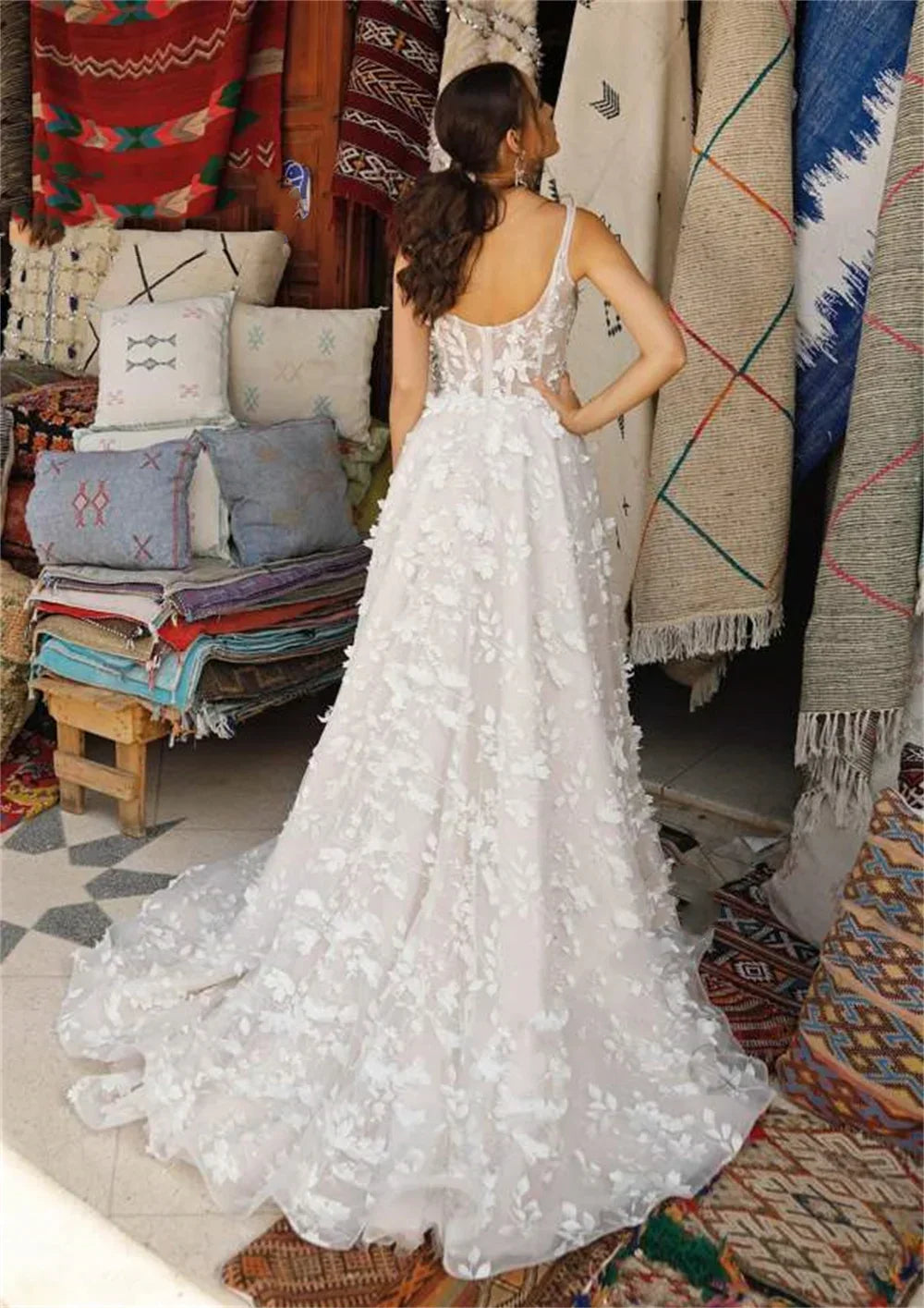 Flavinke customized Lace 3D Flowers Appliques sleeveless Wedding Dresses V-neck Backless Wedding Gown Vestido De Noiva