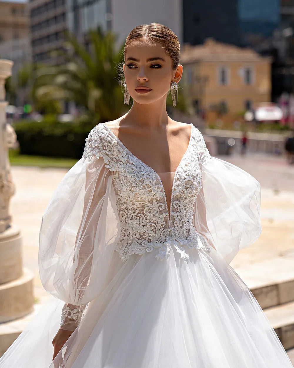 Customized Luxury Wedding Dress Ball Gown Puffy Long Sleeves Lace Appliques Tulle V Neck Bridal Gown Princess Bride Dress