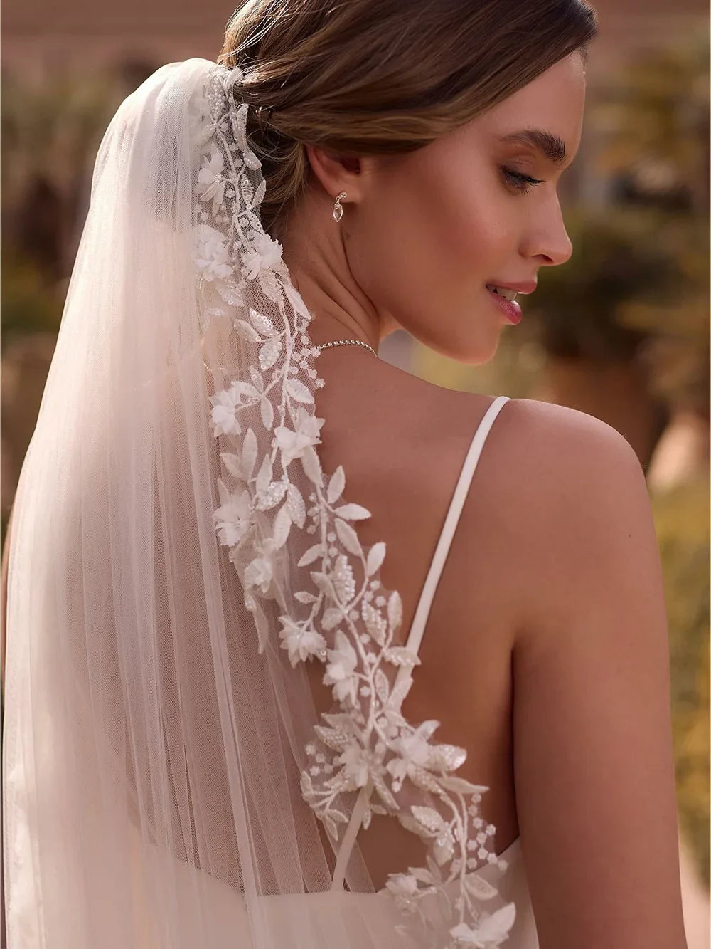 A-Line Wedding Dresses Spaghetti Strap Tulle Wedding Gown Applique Lace Sexy High Slit Backless Bridal Dress Customized