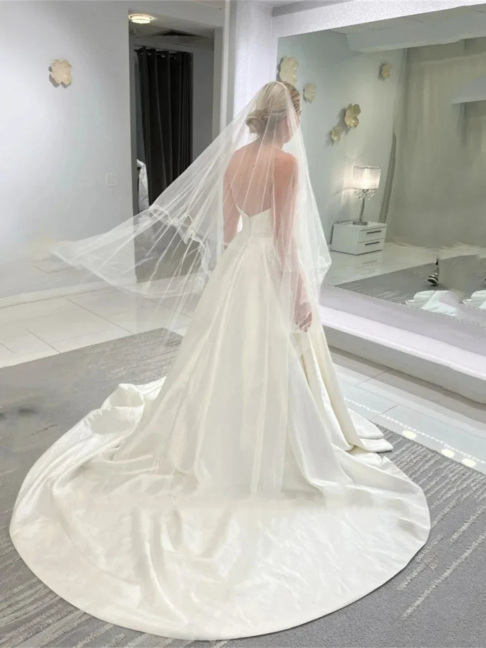 Elegant strapless A-line bridal gown sexy sleeveless simple formal party wedding dress