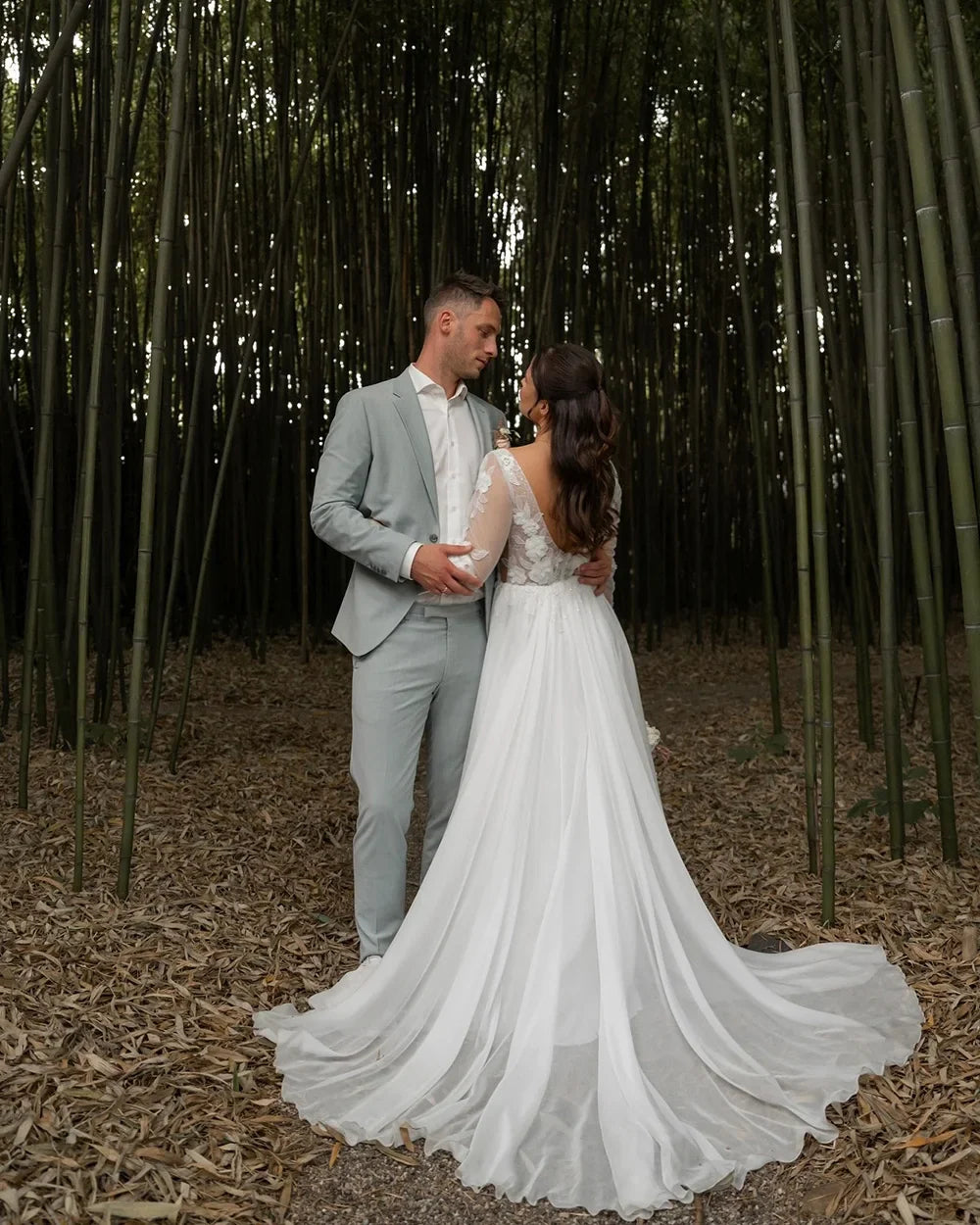 A Line Wedding Dresses Appliqued Lace Bride Dress Women's Sexy V Neck Long Sleeve Split Boho Wedding Gown Customized