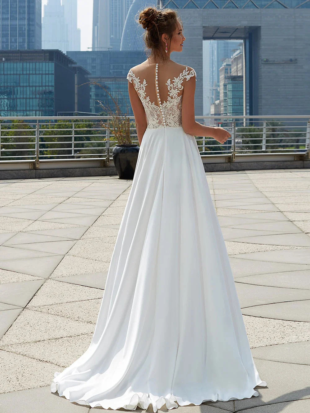 Sexy Wedding Dresses Sheath Sheer Neck Cap Sleeve Lace Bridal Party Gowns Applique Split Slit Beach Chiffon Robe De Mariée