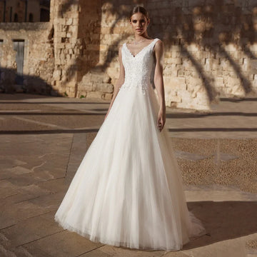 Wedding Dresses Sleeveless Lace Appliques V Neck A-Line Brides Gown Backless Classic Vinatge Bridal Dresses Customized