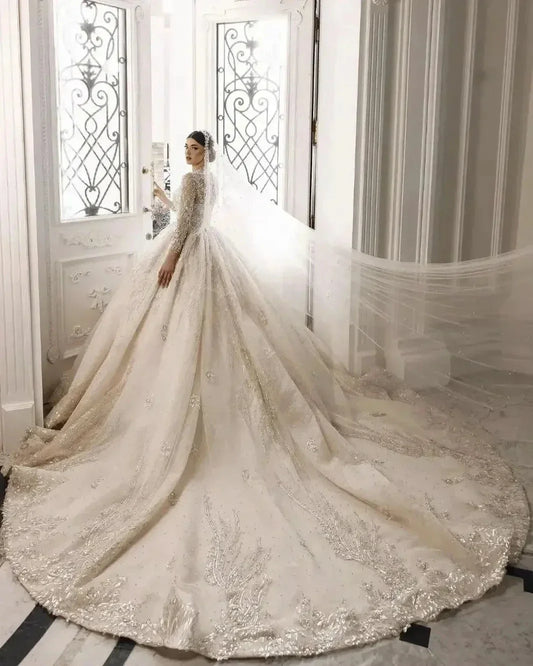 Exquisite Shine Lace A-Line Wedding Dress Elegant Pearls Appliques Slim Fit Ball Gown Brush Train Bridal Gowns Dress Customized