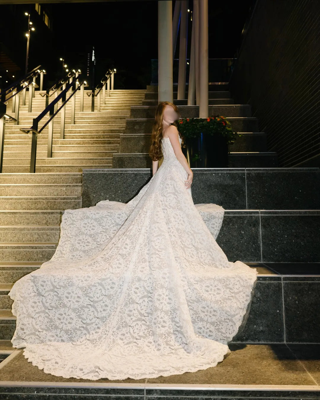 Custom2026 Women's White Elegant Lace Decal Large Skirt with Long Tail Wedding Dress backless and shoulder less Vestido de Novia