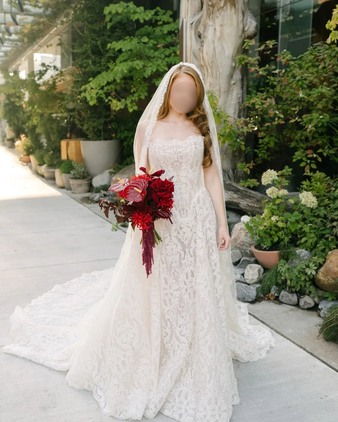 Custom2026 Women's White Elegant Lace Decal Large Skirt with Long Tail Wedding Dress backless and shoulder less Vestido de Novia