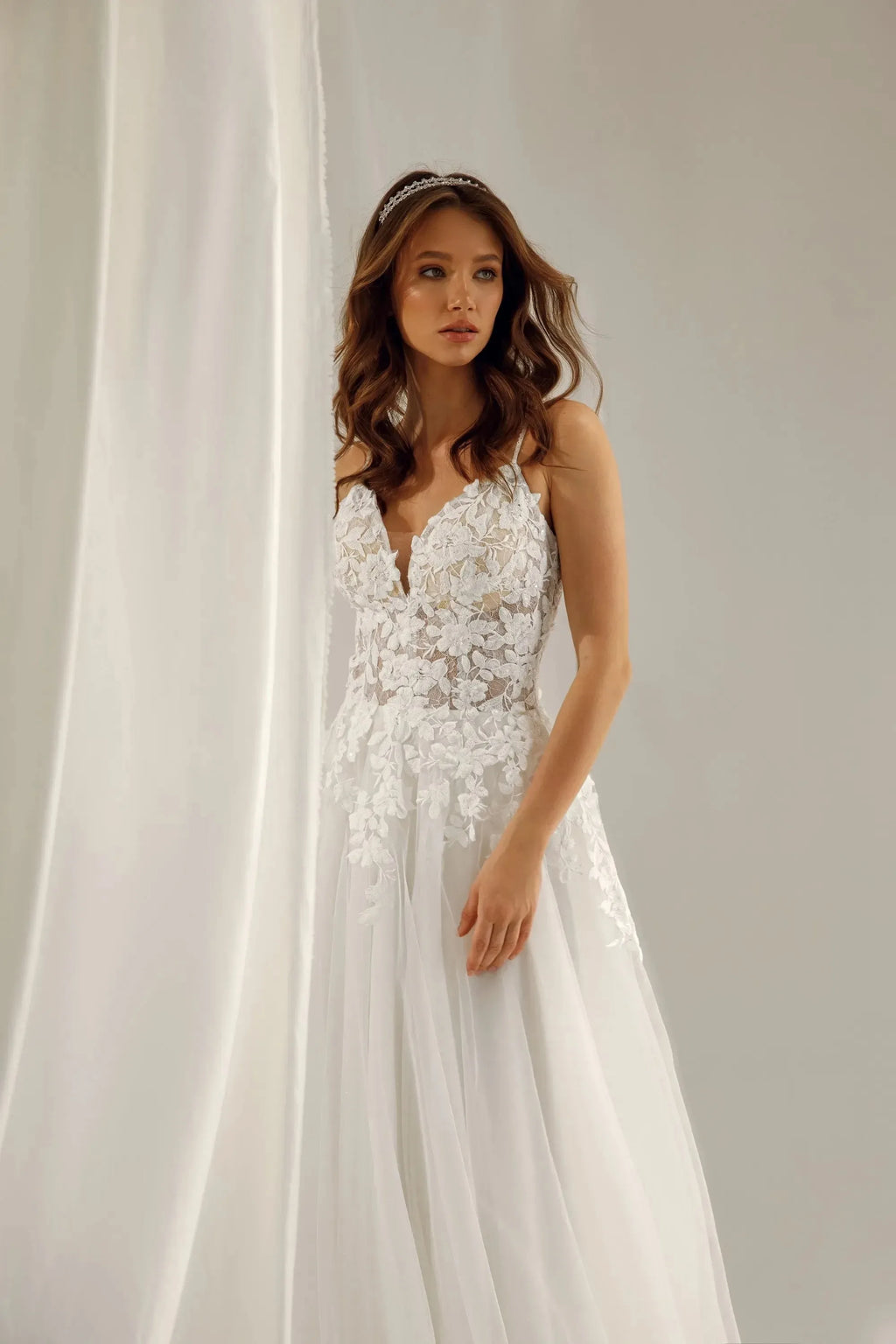 Boho Wedding Dresses For Women V Neck Lace Tulle A-Line Brides Gown Romantic Backless Formal Bridal Dresses Customized